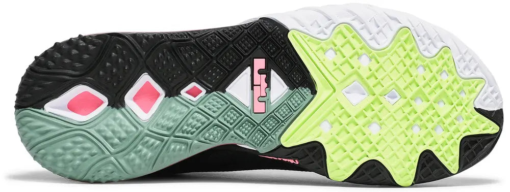 NIKE LEBRON 18 LOW BUGS VS MARVIN