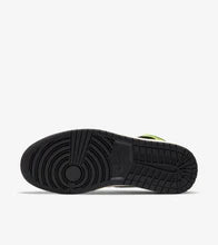 NIKE AIR JORDAN 1 RETRO HIGH OG VOLT GOLD