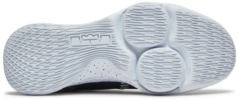 NIKE LEBRON WITNESS V OREO