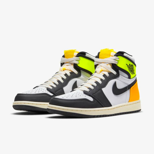 NIKE AIR JORDAN 1 RETRO HIGH OG VOLT GOLD
