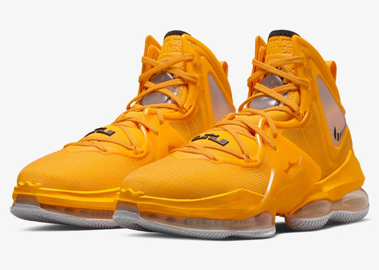 NIKE LEBRON 19 HARD HAT